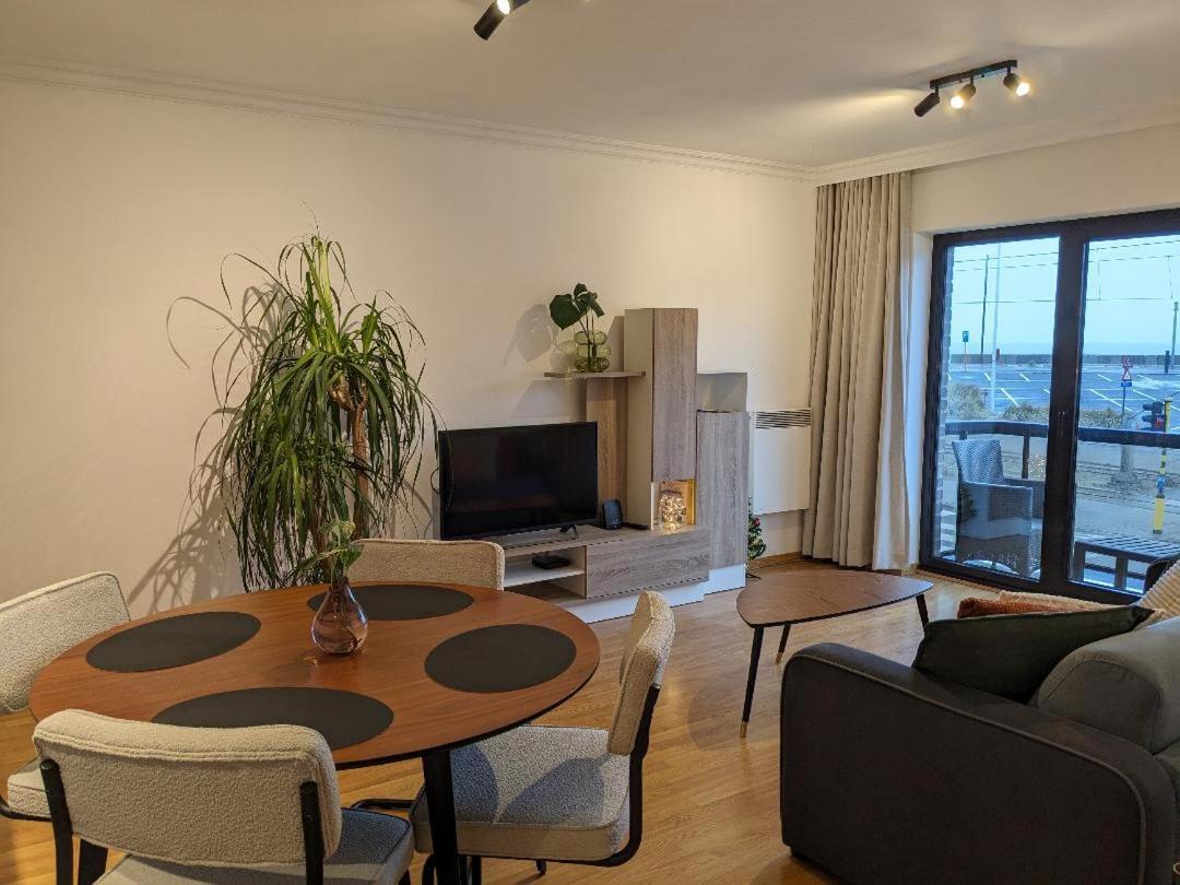 Vista Linda, Leuk Appartement Vlak Bij Zeedijk En Strand Ostend Luaran gambar