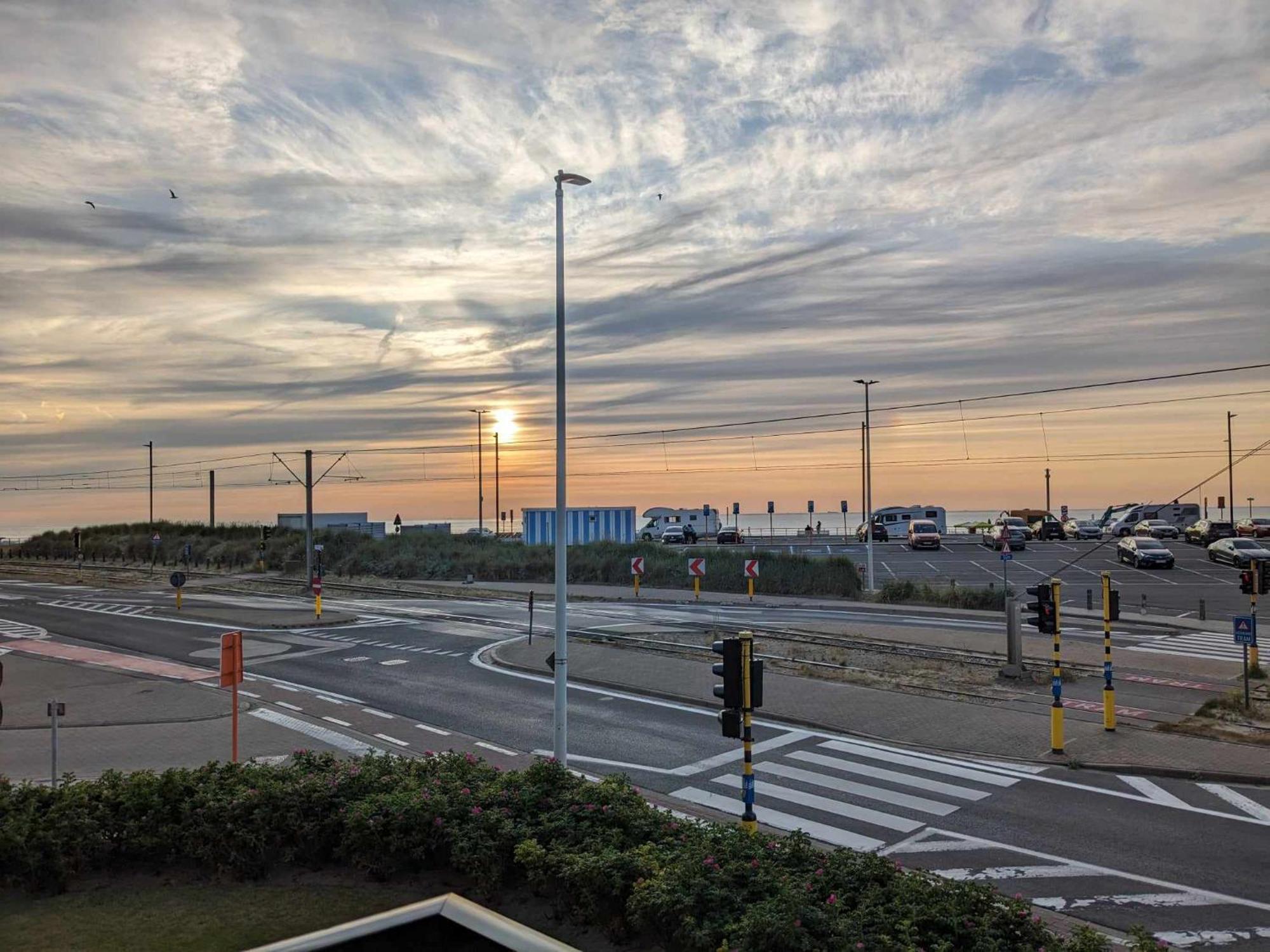 Vista Linda, Leuk Appartement Vlak Bij Zeedijk En Strand Ostend Luaran gambar